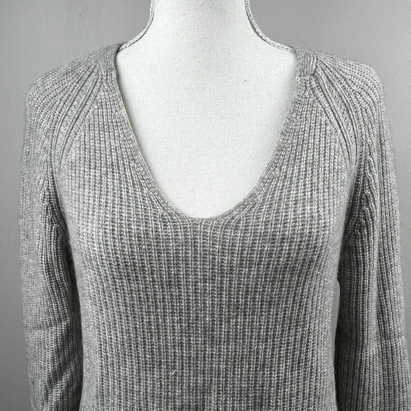 Allaway 100% Cashmere Gray V Neck Sweater Size M Shaker Knit - Picture 2 of 11